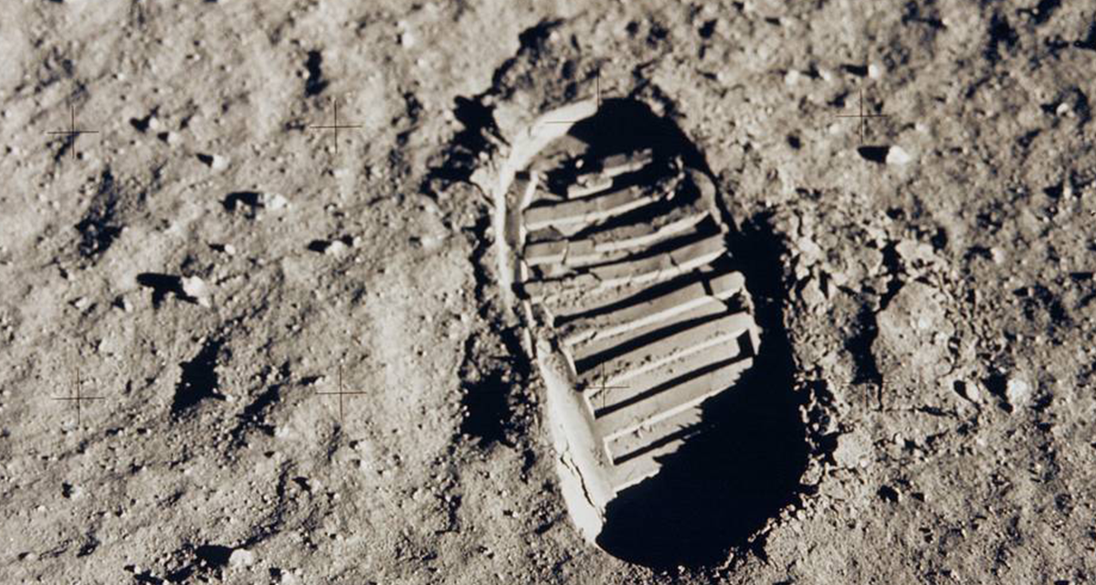 Moon Landing Conspiracy Theories, Debunked | Royal Museums Greenwich